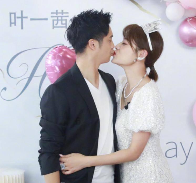 探秘什么样的qq网名会让女生对你有好感,发现更多有趣内容!